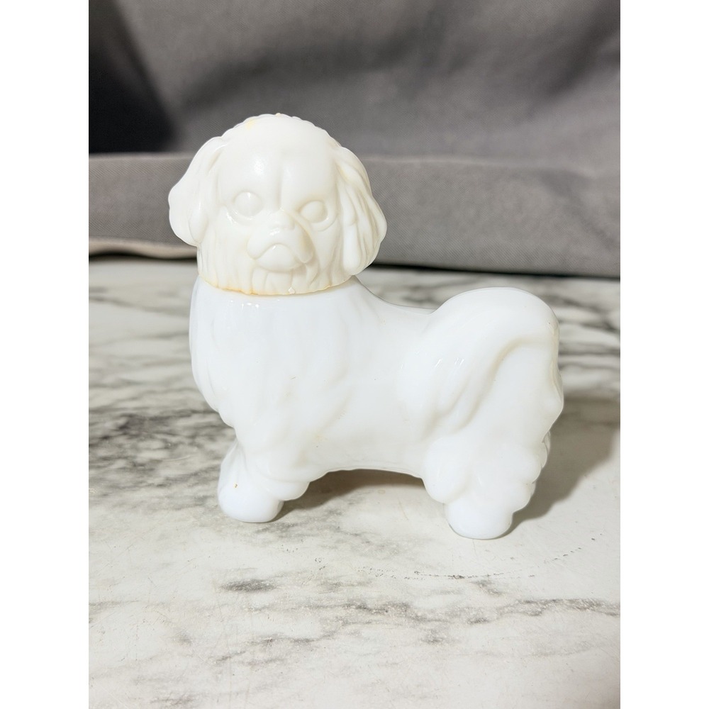 1970s Avon ROYAL PEKINGESE Dog - Cologne Bottle Perfume MILK GLASS (3276)